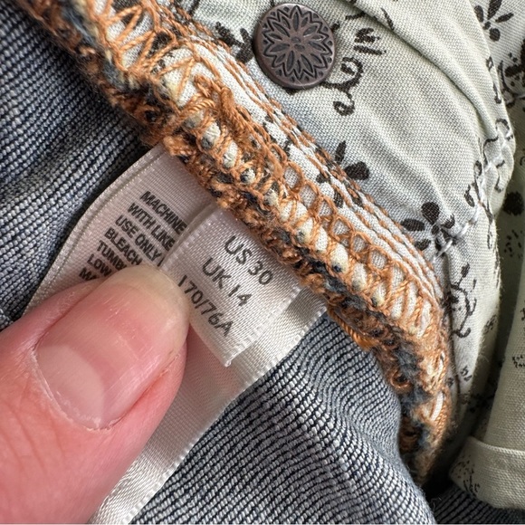 We The Free Irreplaceable Exaggerated Flare High Rise Button Fly Jeans - Picture 3 of 7